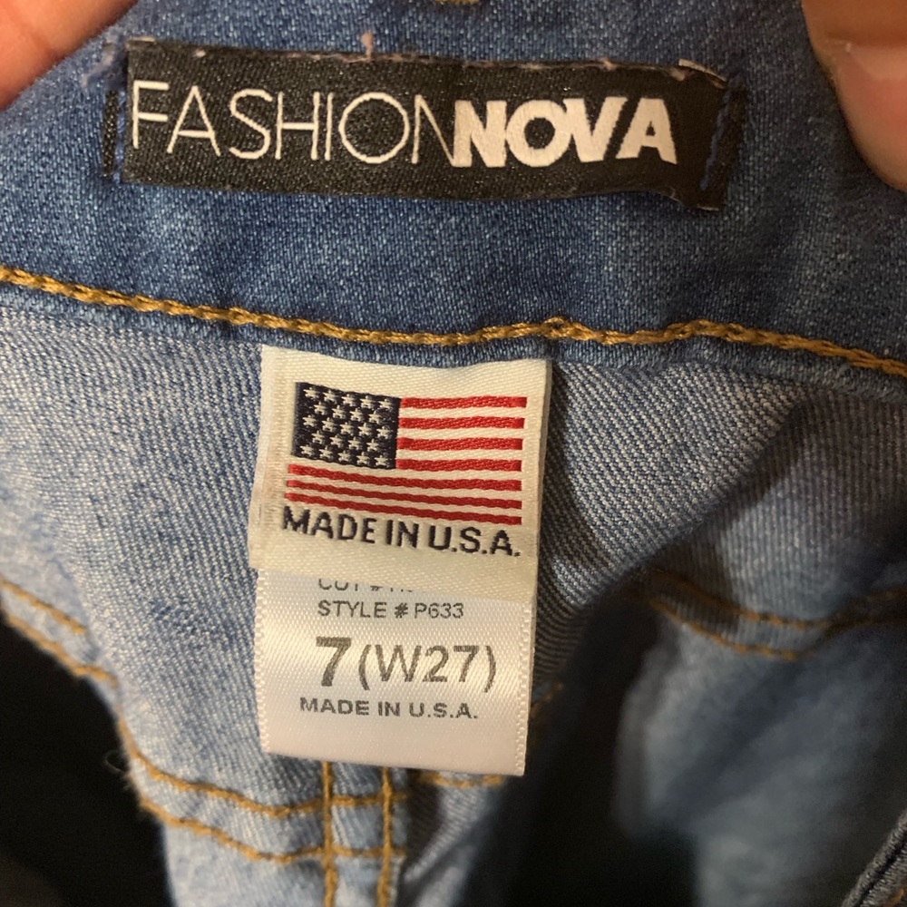 Fashion nova “Classic mid rise skinny jeans”